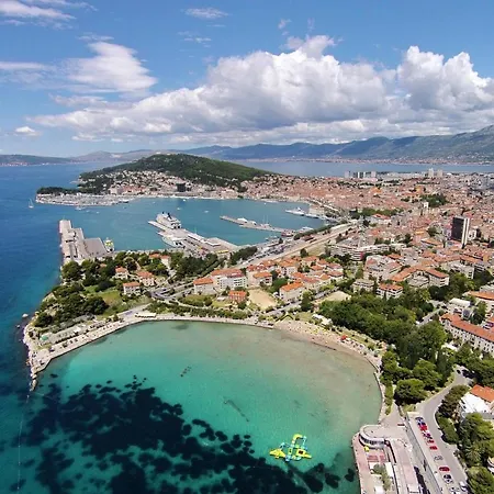 With Wifi - 15196 Apartment Split